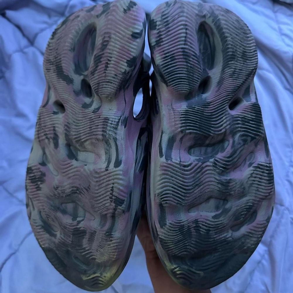 Yeezy - Picture 4 of 4